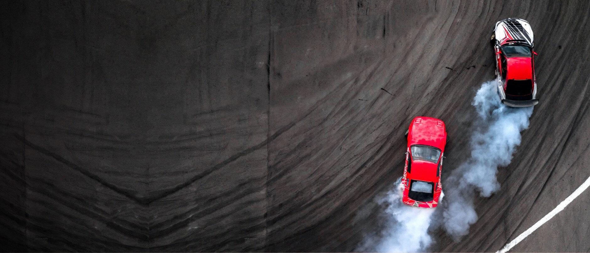 coches de carreras sin rumbo